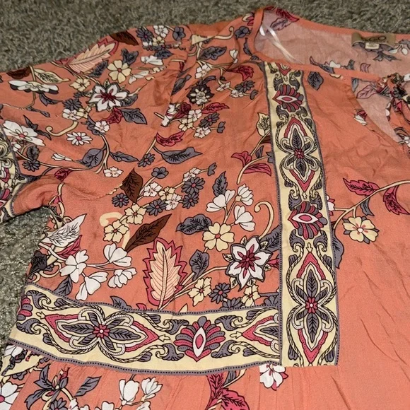 Floral Orange/Peach Popover Top (1XL) - Picture 3 of 7